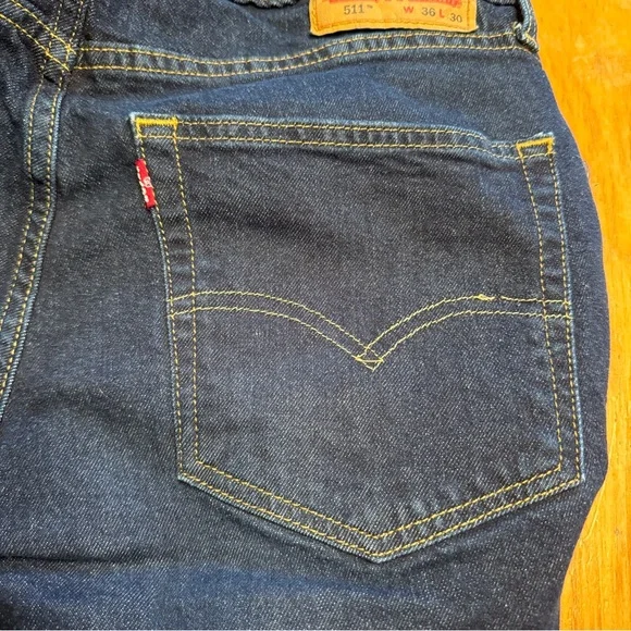 Levi's Mens 511 Jeans - 045114534 - Dark Wash Blue - frayed bottoms 36 x 30 - Picture 6 of 16